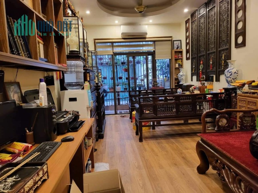 Nhà Mặt Kinh Doanh Ô tô Chạy Vòng Quanh Phố NGọc Lâm
