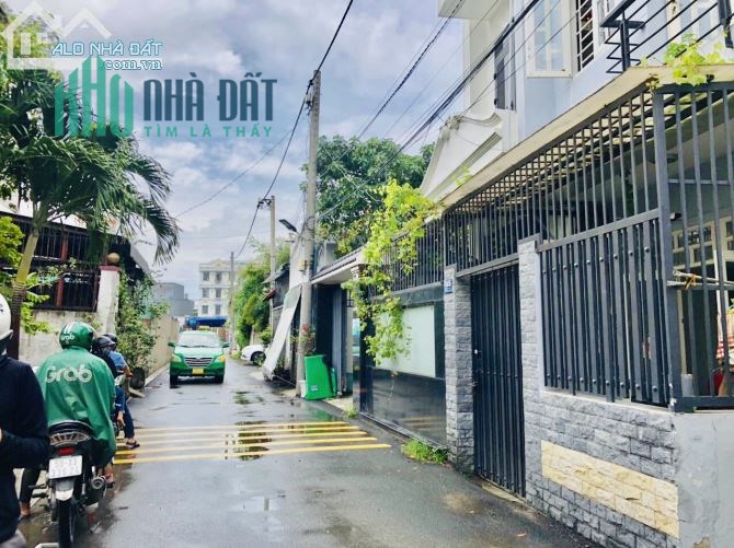 Chính chủ lô đất đường số 11, P. Trường Thọ, Thủ Đức 5x15 giá bán 4,5 tỷ full thổ cư sổ hồng riêng
