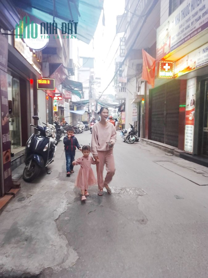 Nhà Đê Trần Khát Chân, Hai Bà Trưng 32m 3PN giá 2.79 Tỷ