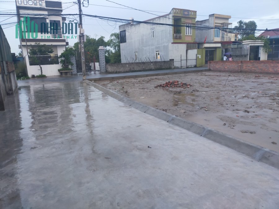 Giá đình cần sang nhượng 2 lô góc gần mặt đường trục thôn.