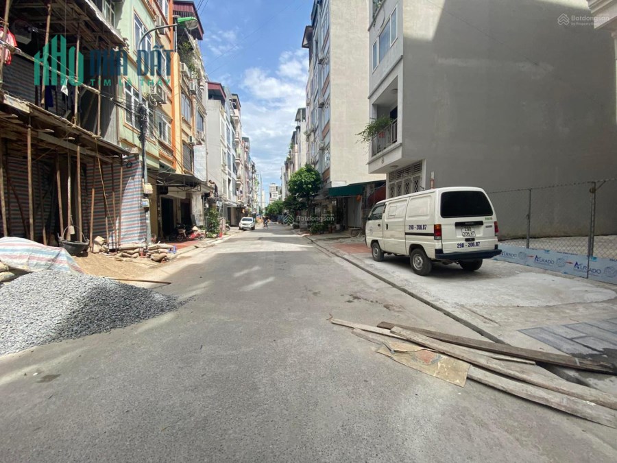 7 tầng thang máy nhà mới gara ô tô, mặt đường phố ô tô tránh nhau 40m2 nhà mới xây