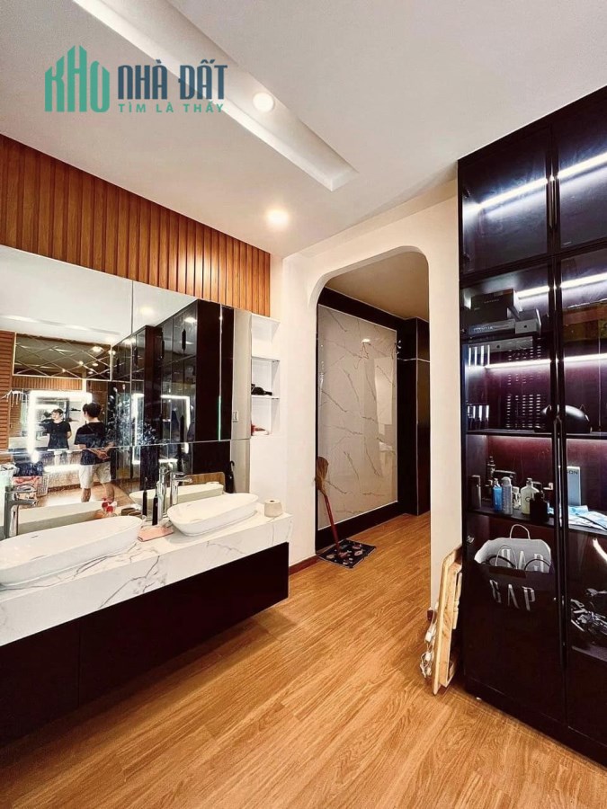 Bán nhà Lê Quang Định- 6 TẦNG BTCT CÓ HẦM - HẺM Ô TÔ TRÁNH-nôi thất cao cấp
