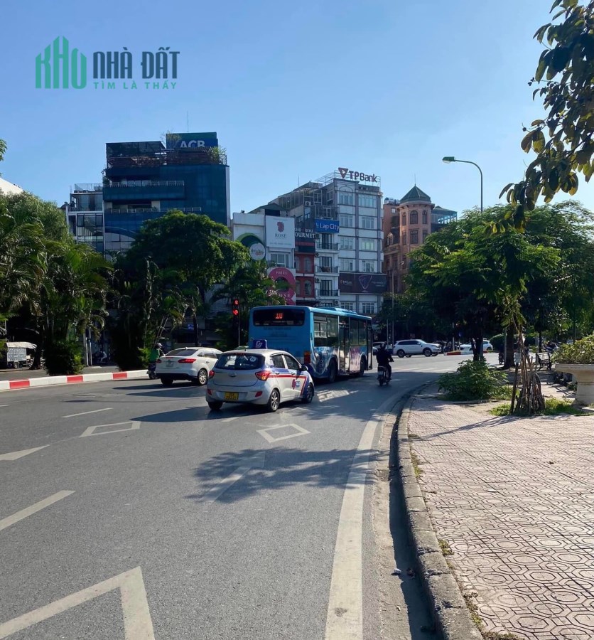 Bán nhà phố Hoàng Cầu 150m2, MT 7M kinh doanh đỉnh cao 44 tỷ