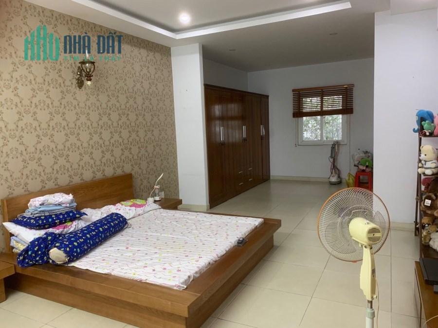 Cần bán biệt thự mini Lê V.Sỹ, Tân Bình, hơn 100m2. ngang khủng 5m, vị trí siêu VIP, gần trung tâm,