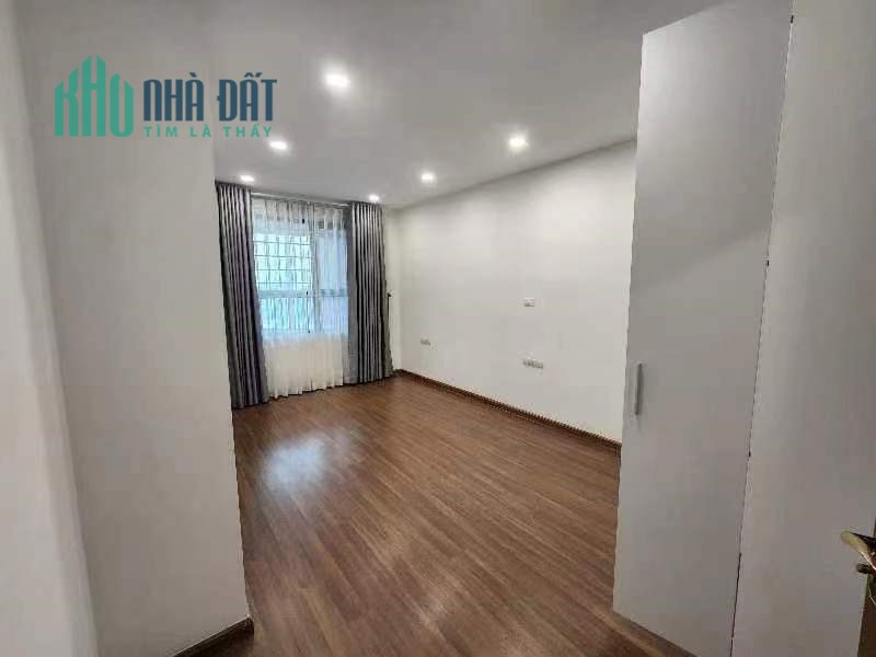 Bán nhanh trả tiền ngân hàng căn hộ  tòa R4 Goldmark City 3 ngủ, diện tích 128m2 dfnun