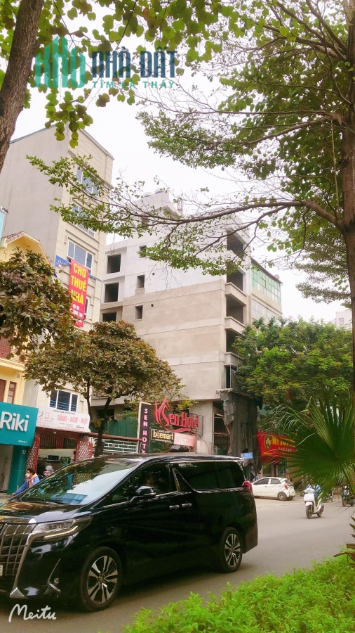 Bán tòa nhà Khách Sạn Nguyễn Khánh Toàn Cầu Giấy, LÔ GÓC, Ô TÔ, 156m x 9 tầng, giá 80 tỷ