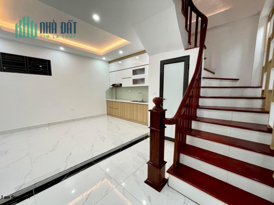 Bán nhà Nguyễn Sơn khu vip Hàng Không, ngõ thông 2 mặt phố, lô góc 2 mặt thoáng, 5 chỗ lùi cửa.