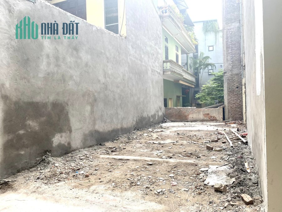 BÁN ĐẤT DỊCH VỌNG CẦU GIẤY, VỊ TRÍ CỰC ĐẸP, NGÕ THÔNG, GẦN PHỐ, MT LỚN, 90M2 GIÁ 10 TỶ 8