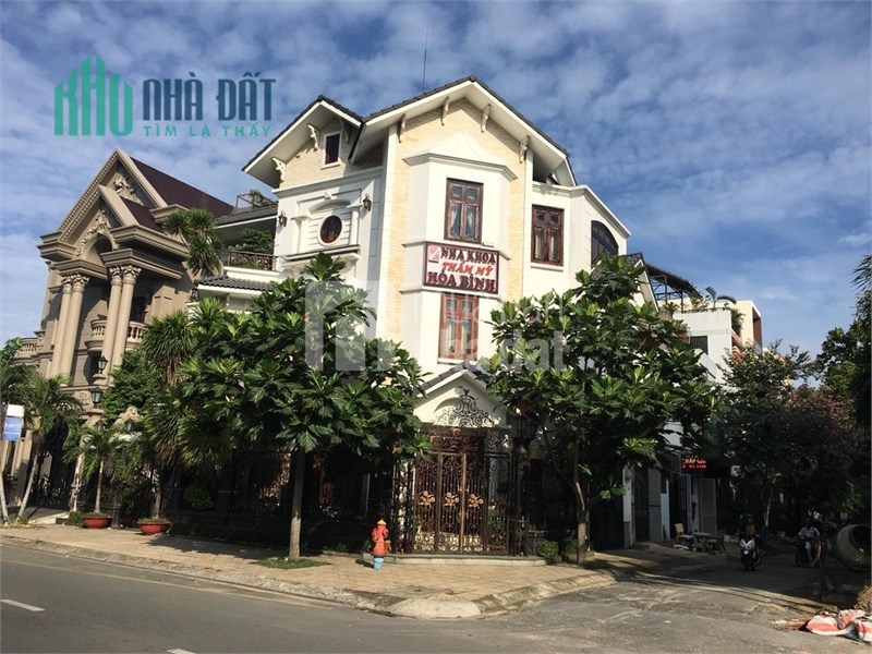 Bán biệt thự góc 2MT đường Lê Thúc Hoạch, Quận Tân Phú, DT: 9x16m - 4 tấm, vị trí đẹp giá 29.5 tỷ