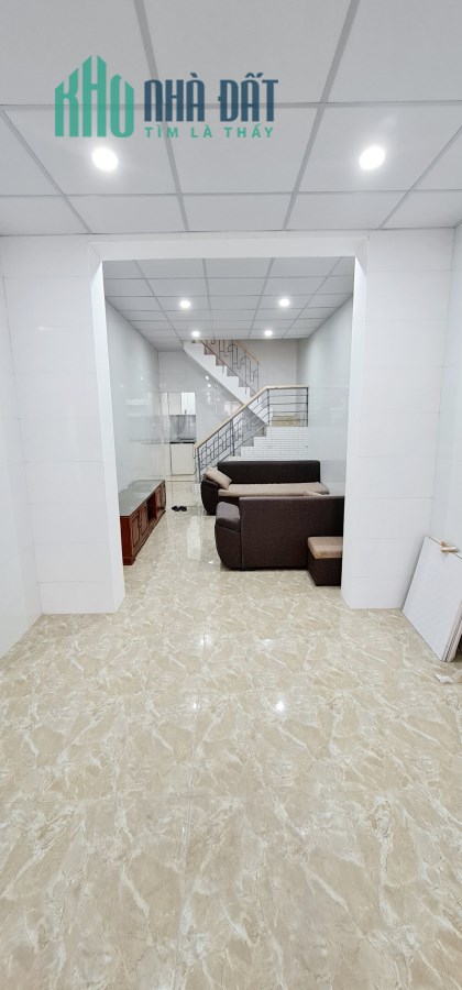 Bán nhà ngõ Hoà Bình 4, DT 50m2 x 2 Tầng, MT: 3.2m. Oto 20m. Giá: 3.2Tỷ.