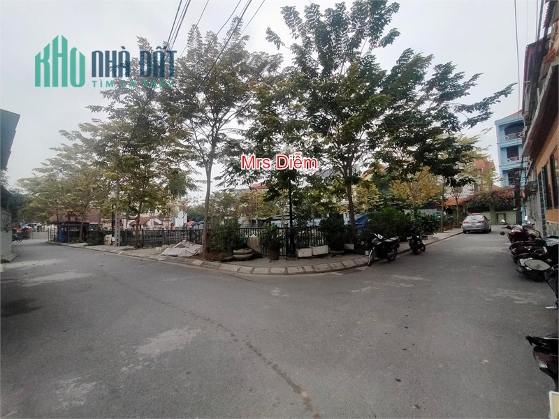Giá chào 2.610 tỷ, Mrs Diễm cần bán 45m đất lô góc gần chợ Xuân Canh, Xuân Canh, Đông Anh
