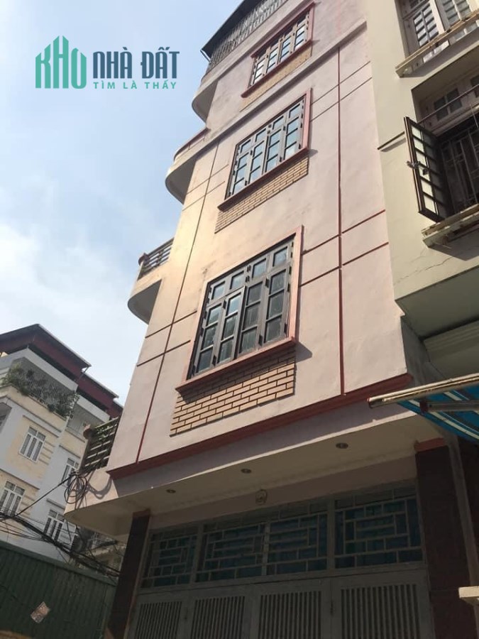Bán nhà phố Cầu Giấy 50m2x5T, gần phố, KD cho thuê dòng tiền, giá 4tỷ hơn