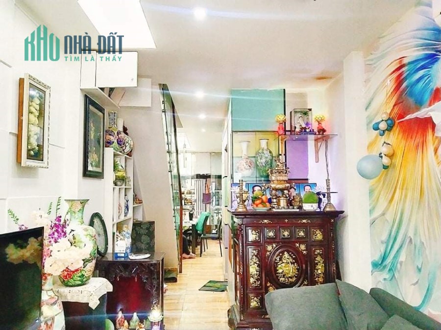 Nhà 4 tầng mới tinh. Gần 50m2. Hẻm ba gác sạch đẹp. Ngay Hòa Hưng. Chỉ 6,x tỷ.