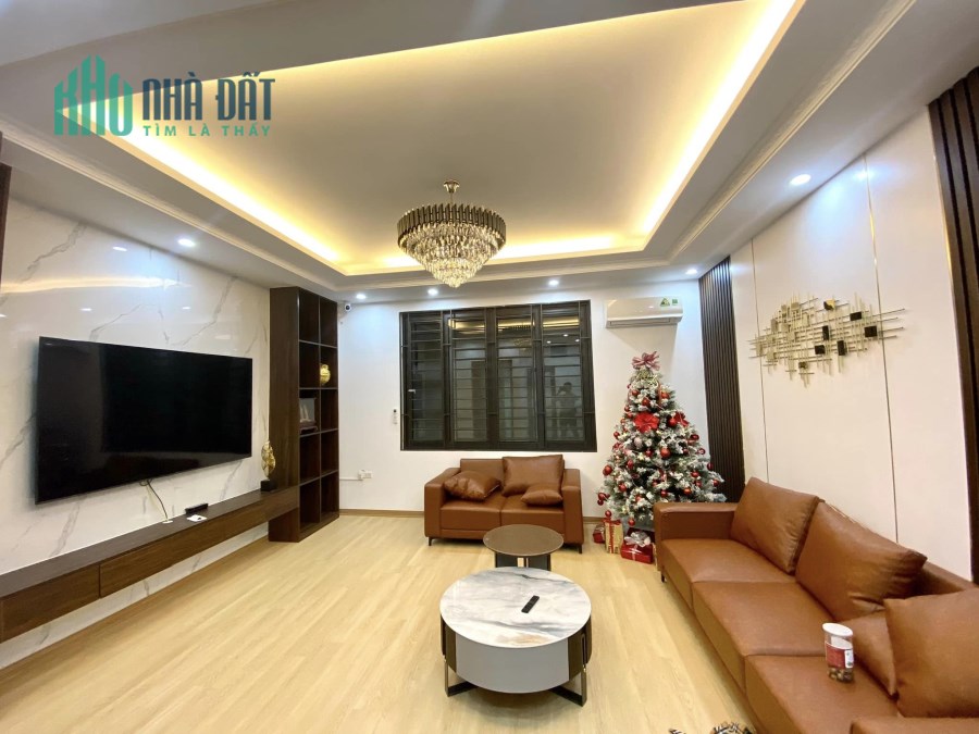 BÁN NHÀ MỠI XÂY BẮC TỪ LIÊM, GARA Ô TÔ, NỘT THẤT CAO CẤP, 42M x 3 TẦNG - 4,05 TỶ