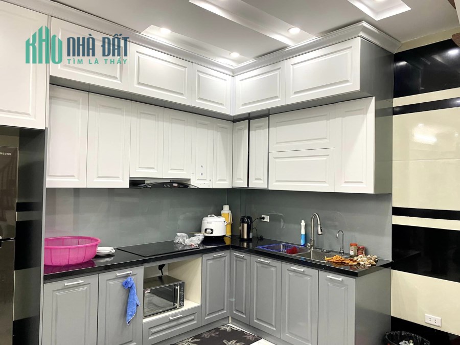 BÁN NHÀ MỠI XÂY BẮC TỪ LIÊM, GARA Ô TÔ, NỘT THẤT CAO CẤP, 42M x 3 TẦNG - 4,05 TỶ