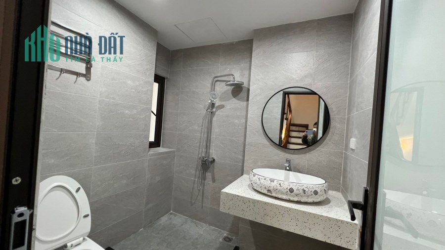 Bán nhà phố Nguyễn Sơn, lô góc, ô tô, 45 m2, 5T, MT 5,5 m, chỉ 5,5 tỷ.