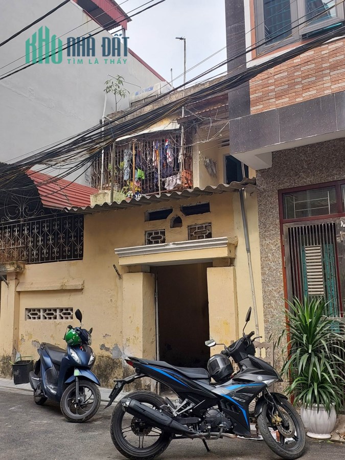BÁN NHÀ PHÂN LÔ Ô TÔ ĐỖ  GẦN KHU ĐIỆN ĐƯỜNG, TRƯỜNG TRẠM