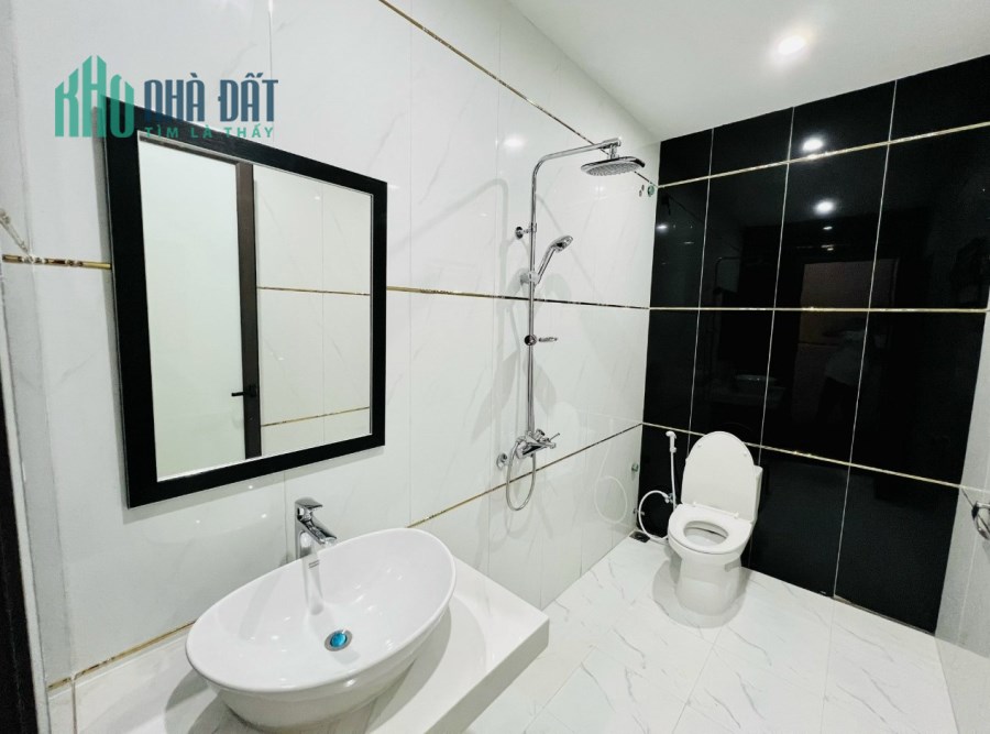 Mặt phố Trung Kính gần ĐSQ Mỹ, 2 mặt đường 50m2x5T chỉ 24.89 tỷ. LH 0989.62.6116
