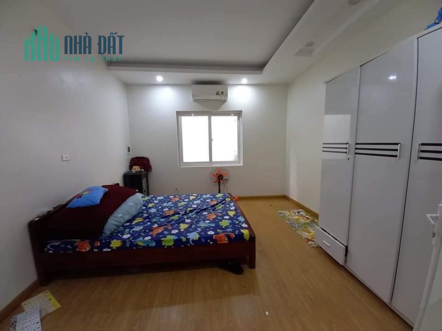 Bán đất Triều Khúc 33m x 2 tầng, sát hồ, ngõ rộng, thông thoáng, giá chỉ 2.75 tỷ