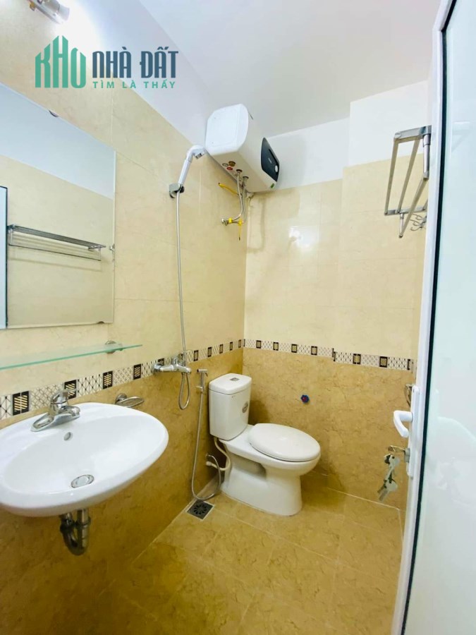 SIÊU PHẨM NHÀ ĐẸP NGÕ 460 KHƯƠNG ĐÌNH, 40M2 5 TẦNG FULL NỘI THẤT, NGÕ RỘNG THOÁNG, CHỈ 4.75 TỶ.