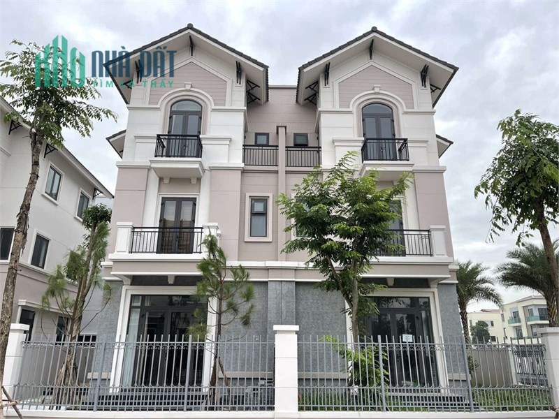 Bán nhà 3 tầng , giá rẻ , tiện ích nội, ngoại khu đầy đủ, vị trí đắc địa.