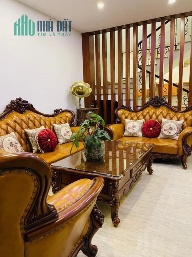 Bán nhà mặt tiền đường Trần Lê Đà Lạt mới xây thích hợp kinh doanh