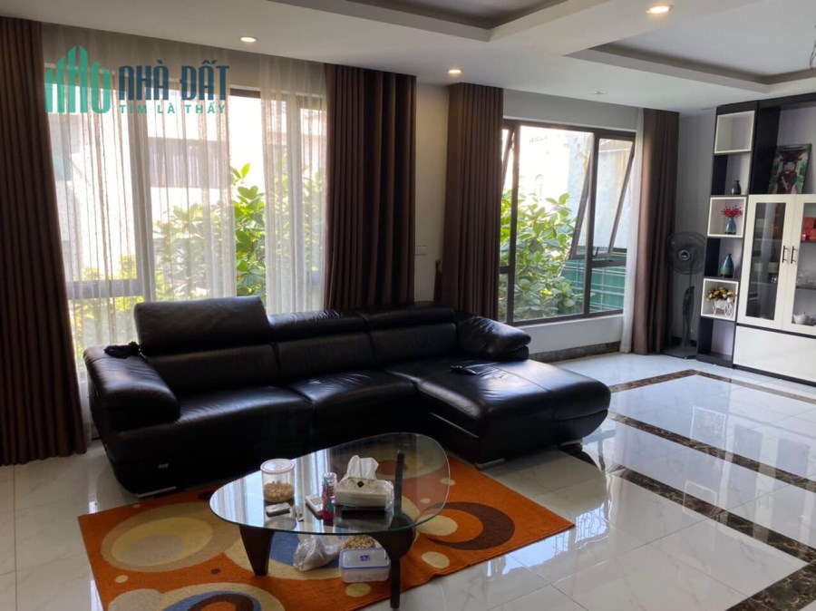 Biệt thự mặt hồ, Kim Đồng, 120m2 x4T, MT 5m, ô tô tránh, 2 vỉa hè, an ninh tuyệt đối, 20  tỷ