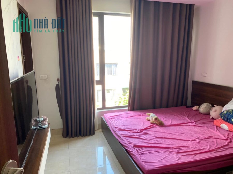 Biệt thự mặt hồ, Kim Đồng, 120m2 x4T, MT 5m, ô tô tránh, 2 vỉa hè, an ninh tuyệt đối, 20  tỷ