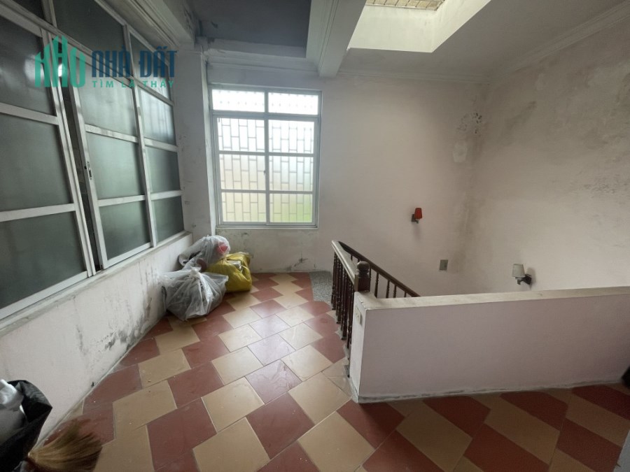 Nguyễn Lương Bằng ngõ rộng thoáng sáng, DT37m2 x 4 tầng, MT4.7m, giá 3.7 tỷ.