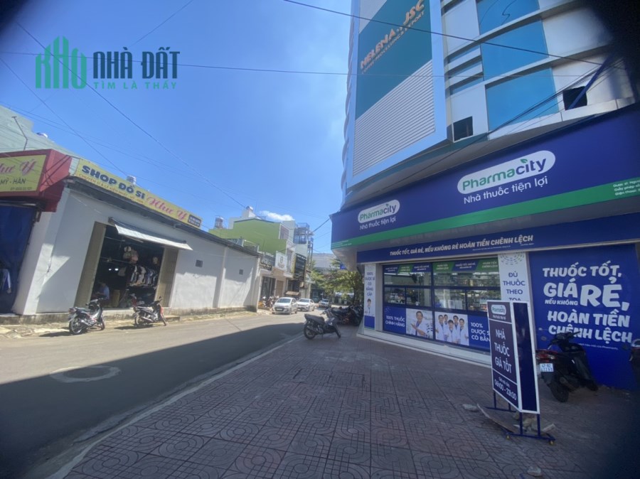 BÁN GẤP CĂN GÓC 2 MẶT TIỀN TRUNG TÂM THÀNH PHỐ GẦN 200m2