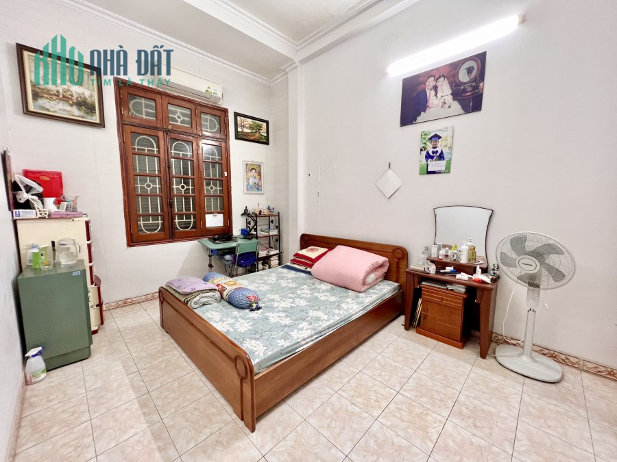 Bán tập thể quân đội An dương, 74m2, 5.1m tiền, ô tô , nhỉnh 11 tỷ. 2 thoáng.