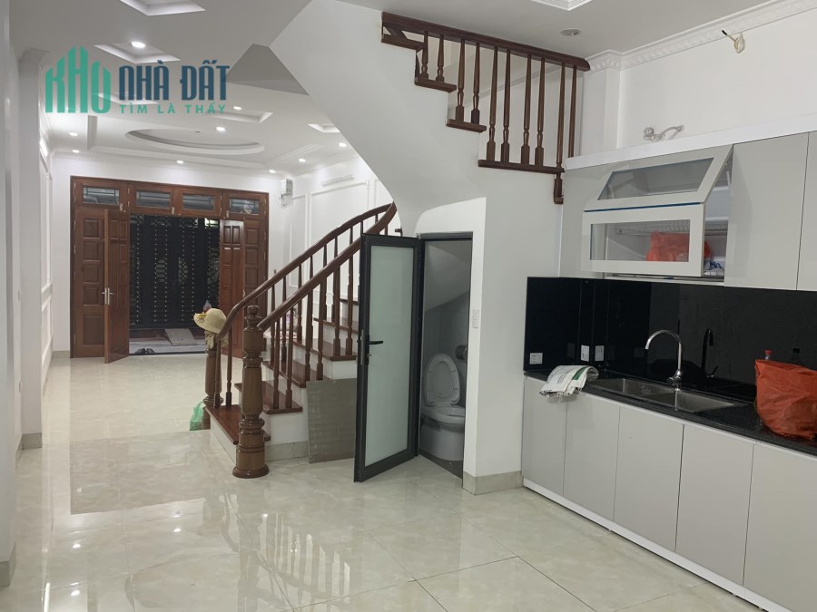 Bán nhà ngõ 107 Trần Khát Chân 47m2 x5 tầng,Mặt tiền4m, 6 ngủ, trước nhà rộng 3m,10m ra ô tô  giá