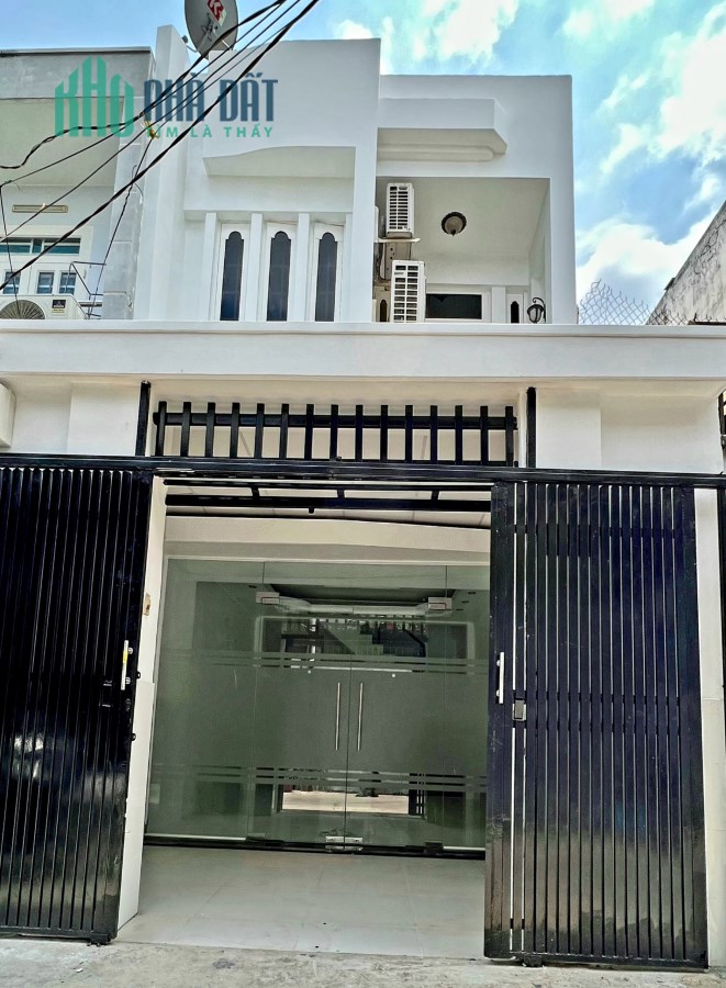 Nhà HXH Ngay Emart, GV, 60m2, 2 tầng, nhỉnh 5 tỷ