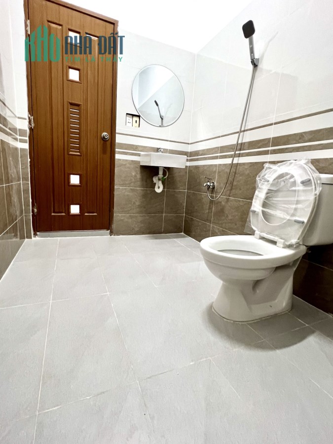 Nhà HXH Ngay Emart, GV, 60m2, 2 tầng, nhỉnh 5 tỷ