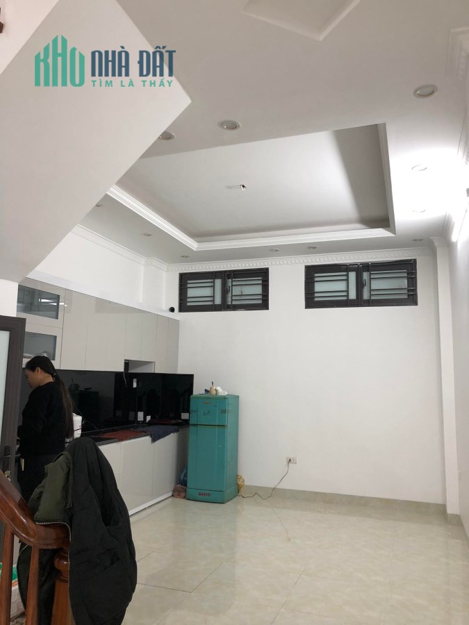 Bán nhà ngõ 651 Minh Khai, 50m2 x5 tầng, 6 ngủ, mặt tiền 4m, ngõ ô tô cách nhà 10m giá 5.69 tỷ
