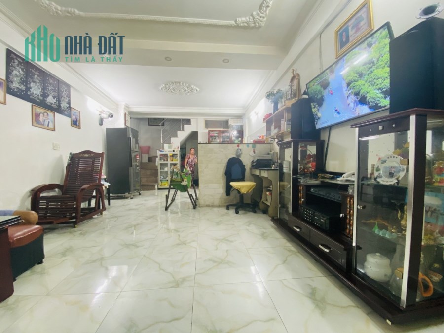 Đối diện NTĐ Phú Thọ. Lý Thường Kiệt. 40m2. Ngang 4m. 2 tầng. Chỉ 6,x tỷ.