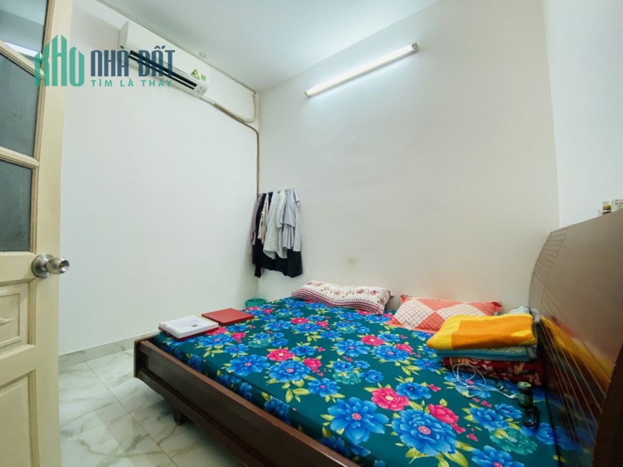 Đối diện NTĐ Phú Thọ. Lý Thường Kiệt. 40m2. Ngang 4m. 2 tầng. Chỉ 6,x tỷ.