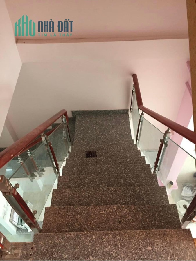 Bán nhà Mặt tiền Luỹ Bán Bích - Hoà Bình, 4.2x15m, 4 Tầng, 4 PN, giá 15.7 tỷ (TL)