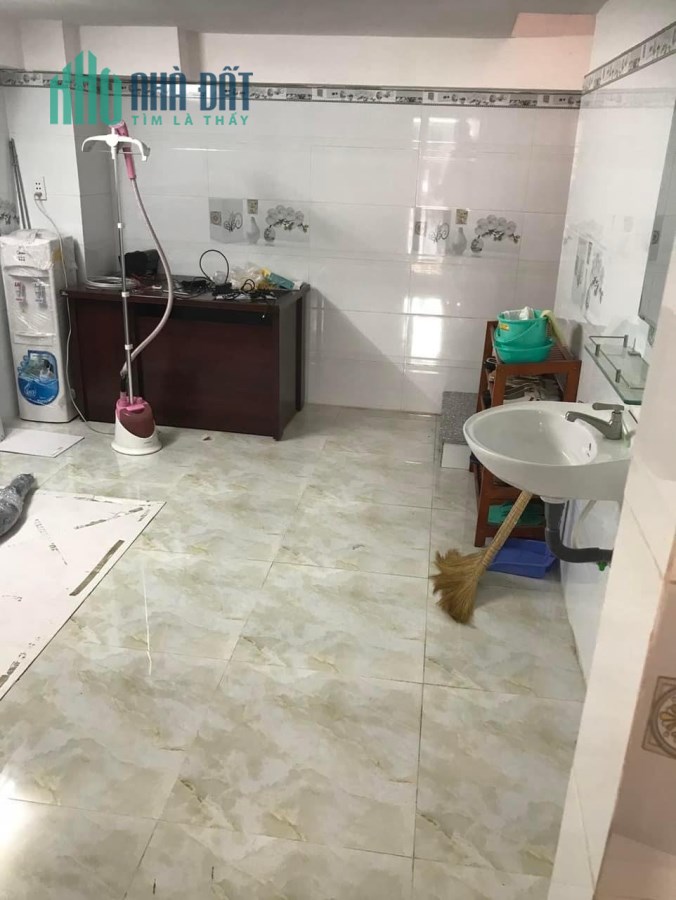 Bán nhà Mặt tiền Luỹ Bán Bích - Hoà Bình, 4.2x15m, 4 Tầng, 4 PN, giá 15.7 tỷ (TL)