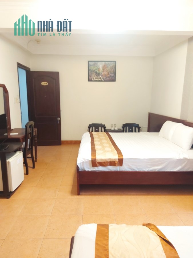 BÁN KS MT ĐƯỜNG TRẦN PHÚ, LỘC THỌ, NHA TRANG, KH, DT 138M² GIÁ 90 TỶ