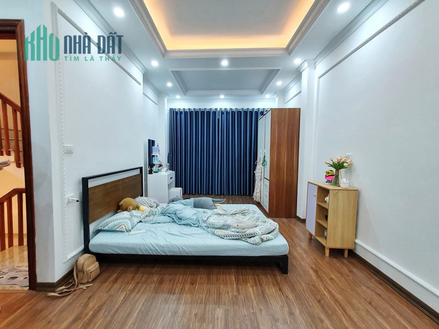 Chính chủ bán nhà phố Hào Nam 40M 5T - Full Nội Thất - chỉ 5.5 tỷ 0976389206.