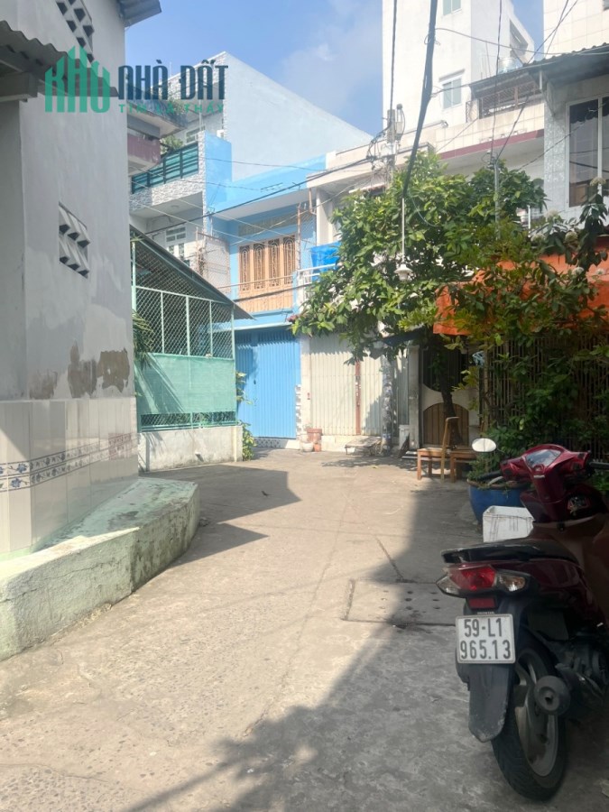 Nhà nhỏ 3 tầng hẻm thông đường Nguyễn Duy P9Q8 Giá : 2.19 Tỷ