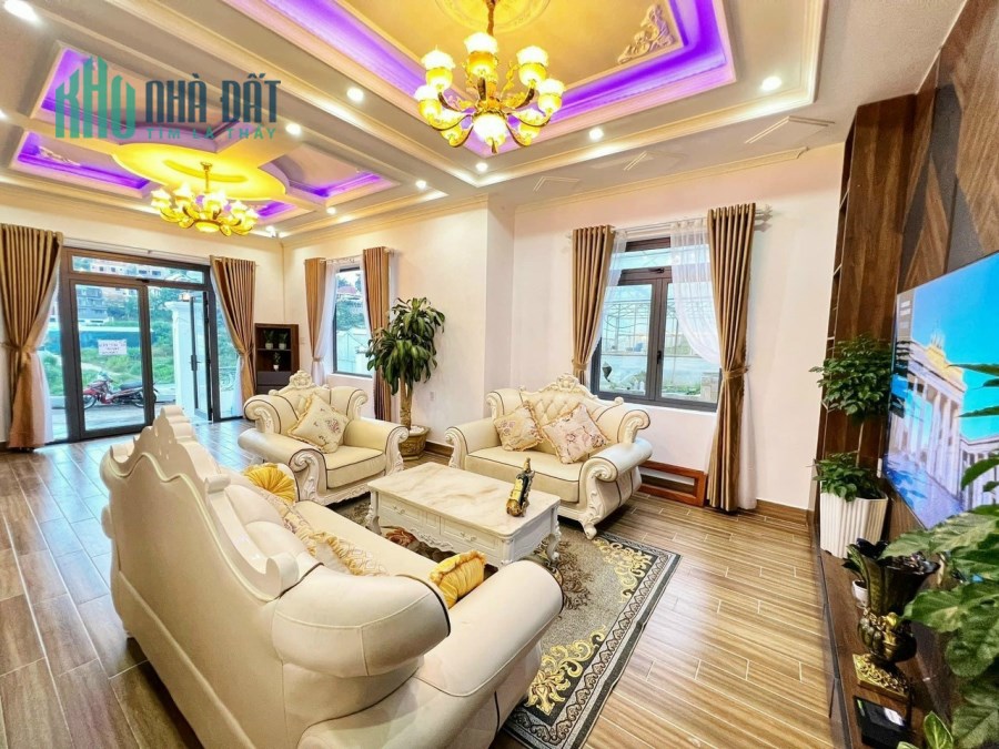 Siêu phẩm Biệt Thự 3 tầng 2 mặt tiền mới xây xong tại khu Villa Nam Hồ ,Phường 11, TP Đà Lạt, giá