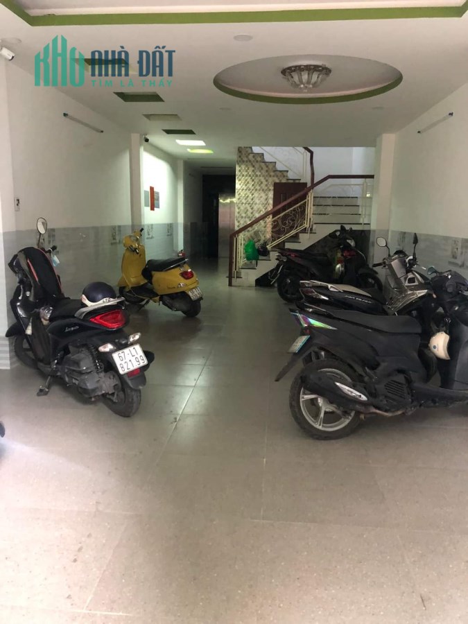 Bán tòa nhà Âu Dương Lân 6 tầng thang máy, cho thuê 50triệu
