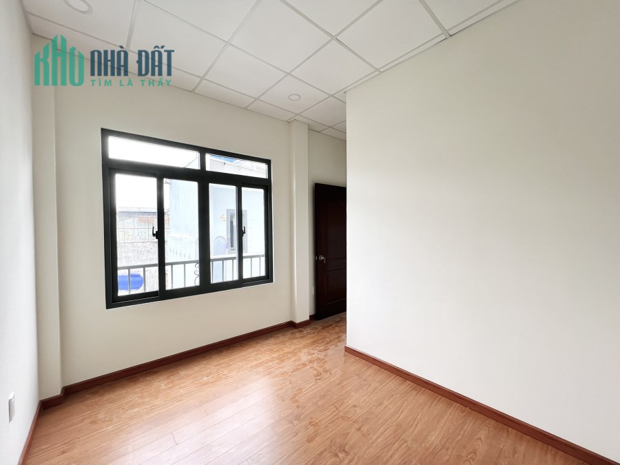 Cho thuê Nhà 4 tầng căn góc đường Võ Trứ P9Q8. Giá 14tr/th