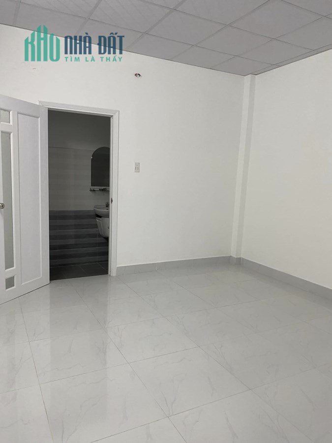 NHÀ ĐẸP HẺM LỚN 5M , TẶNG FULL NỘI THẤT, TRUNG TÂM Q7
DT : 4 X17,8 .