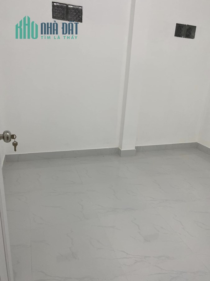 NHÀ ĐẸP HẺM LỚN 5M , TẶNG FULL NỘI THẤT, TRUNG TÂM Q7
DT : 4 X17,8 .