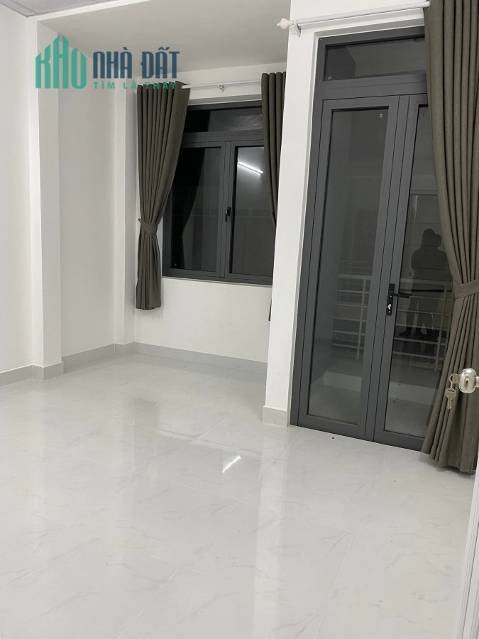 NHÀ ĐẸP HẺM LỚN 5M , TẶNG FULL NỘI THẤT, TRUNG TÂM Q7
DT : 4 X17,8 .