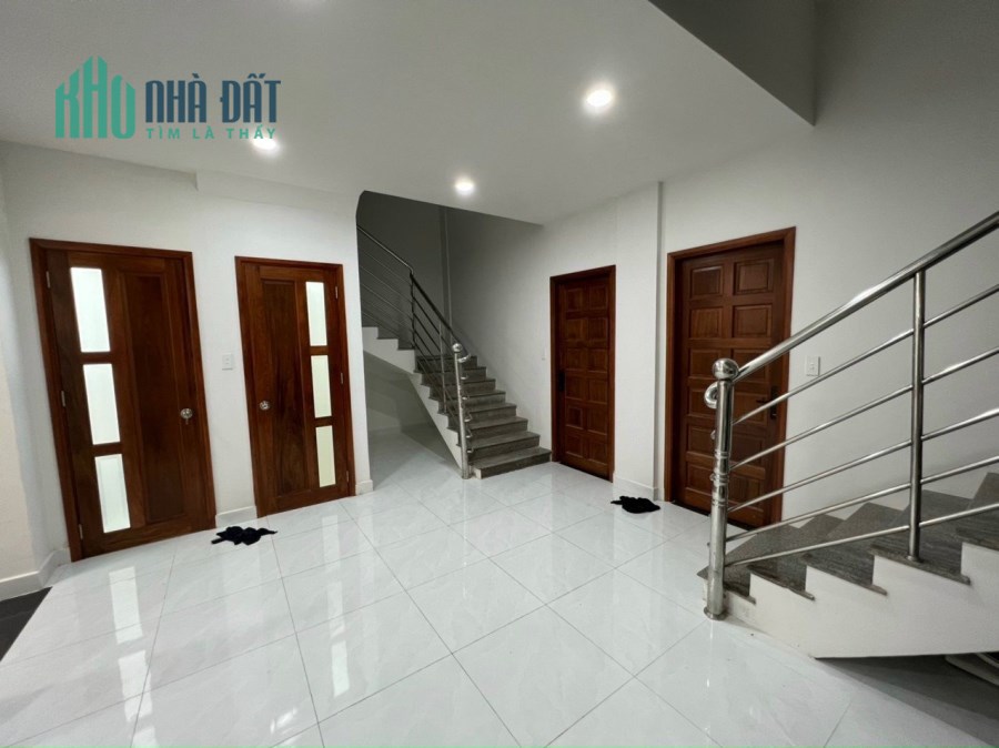 Biệt thự Mặt tiền NB Phạm Hùng P5 Q8, 8x26m 5 tầng giá 27 tỷ