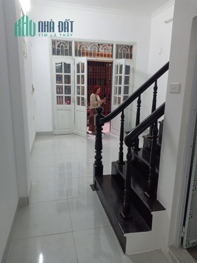 Bán nhà LẠC LONG QUÂN- CẦU GIẤY 100m ra Hồ Tây lộng gió 30m, 4 tầng chỉ 4,75 tỷ chưa thương lượng.